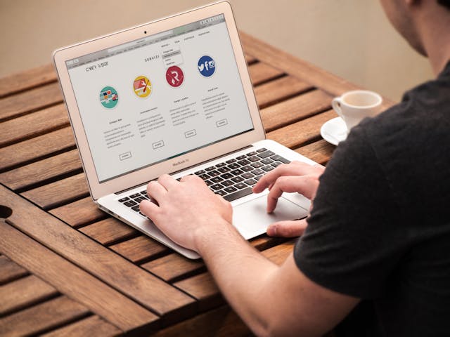Wanneer PNG beter werkt dan JPG of WebP in Webdesign